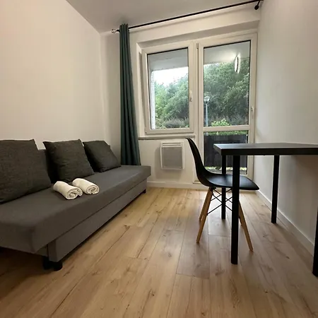 Rooms4less Πανσιόν *